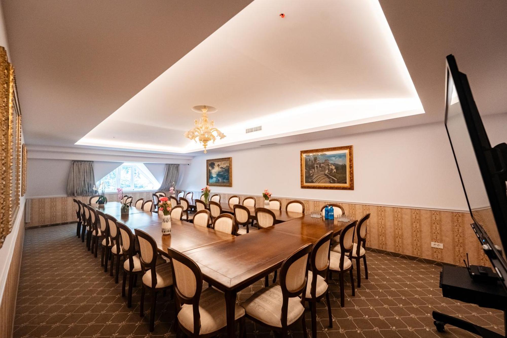 Carpentiere Arena Hotel เรอชินาริ ภายนอก รูปภาพ
