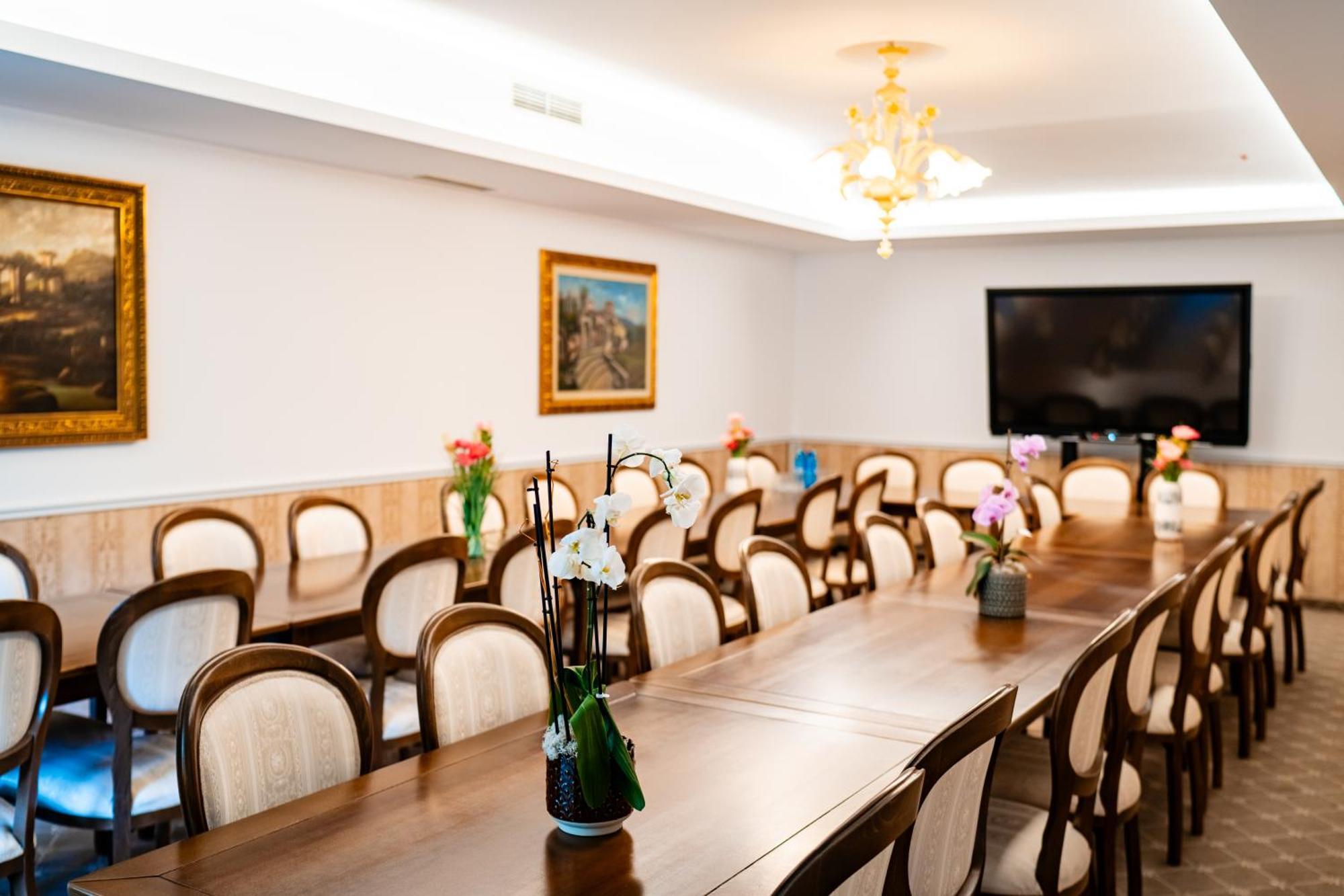 Carpentiere Arena Hotel เรอชินาริ ภายนอก รูปภาพ