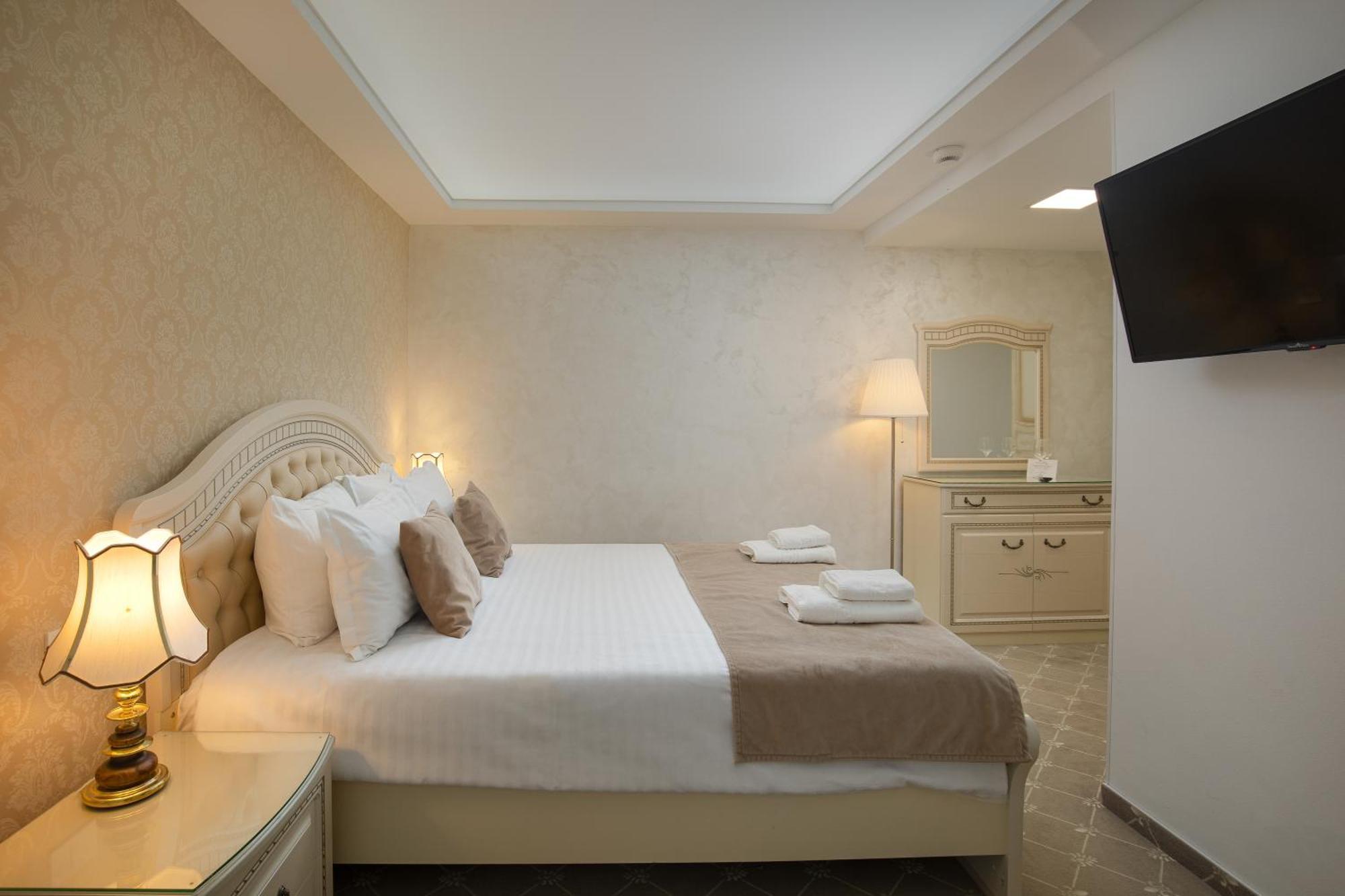 Carpentiere Arena Hotel เรอชินาริ ภายนอก รูปภาพ