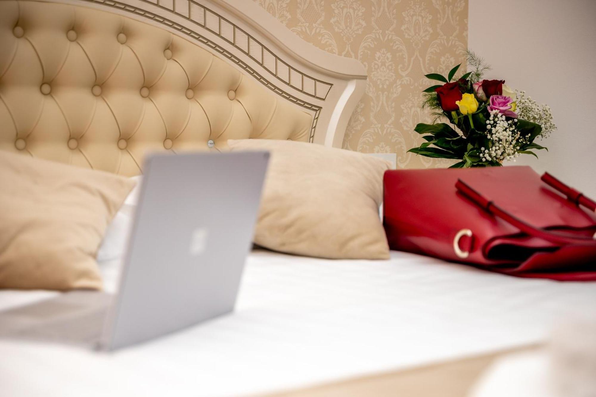 Carpentiere Arena Hotel เรอชินาริ ภายนอก รูปภาพ